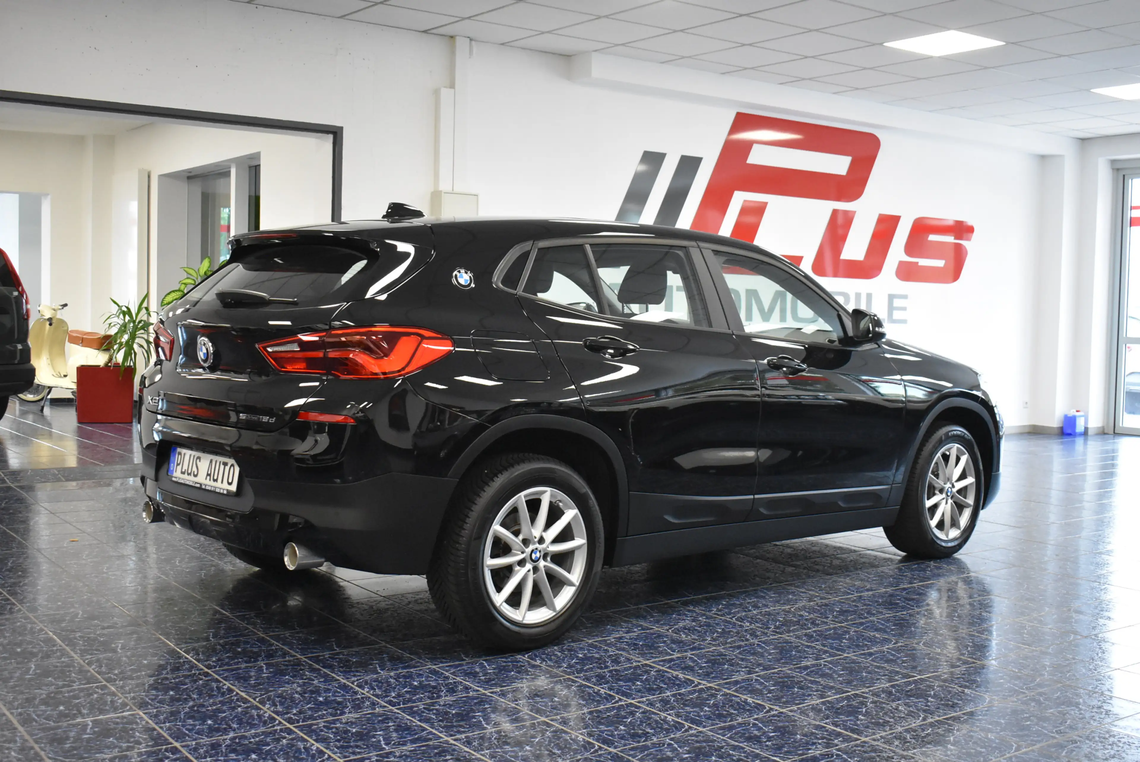 BMW X2 sDrive 18d Aut Navi LED Panora Kamer Leder