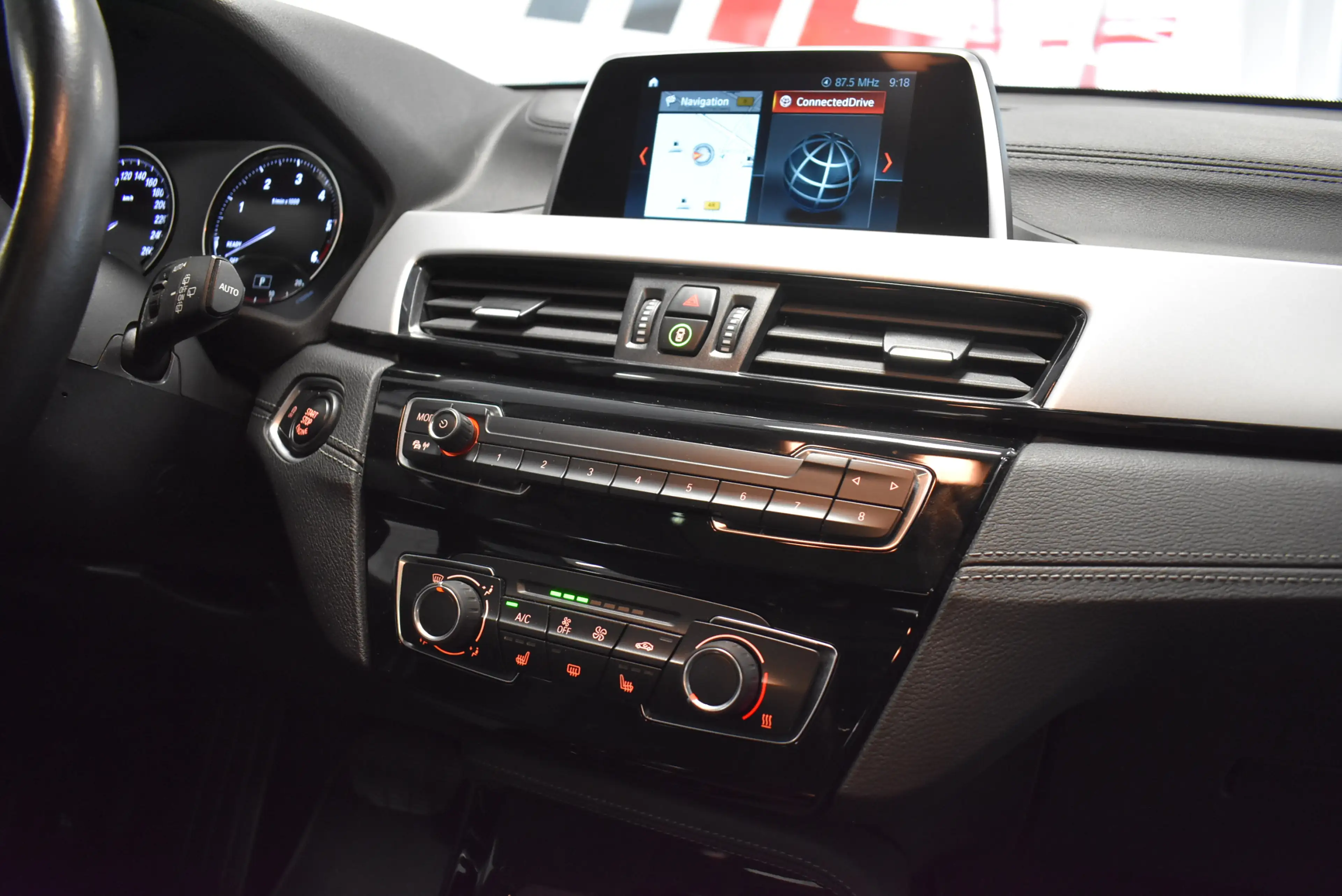BMW X2 sDrive 18d Aut Navi LED Panora Kamer Leder — photo 8