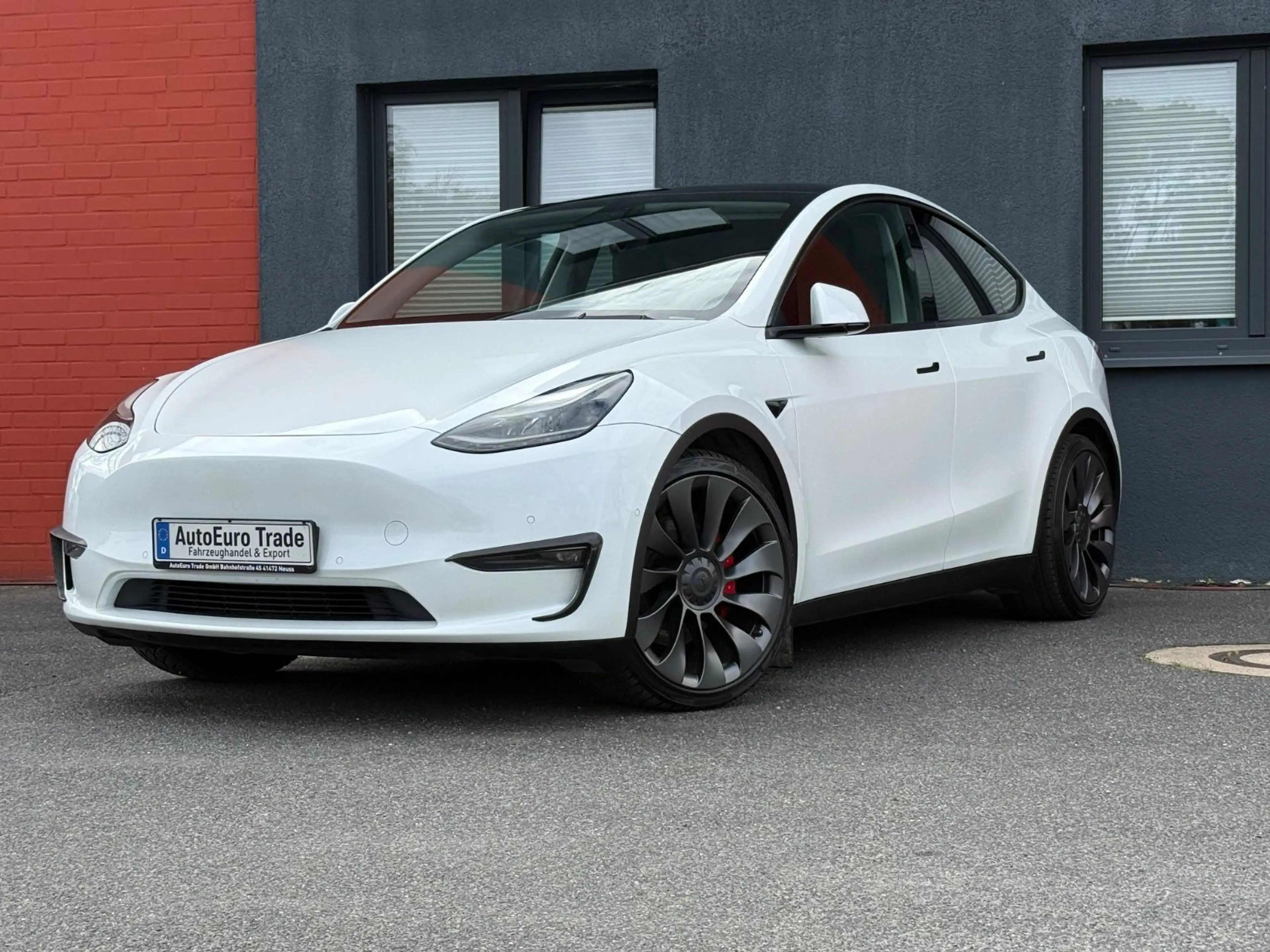 Tesla Model Y Performance Dual AWD — photo 4