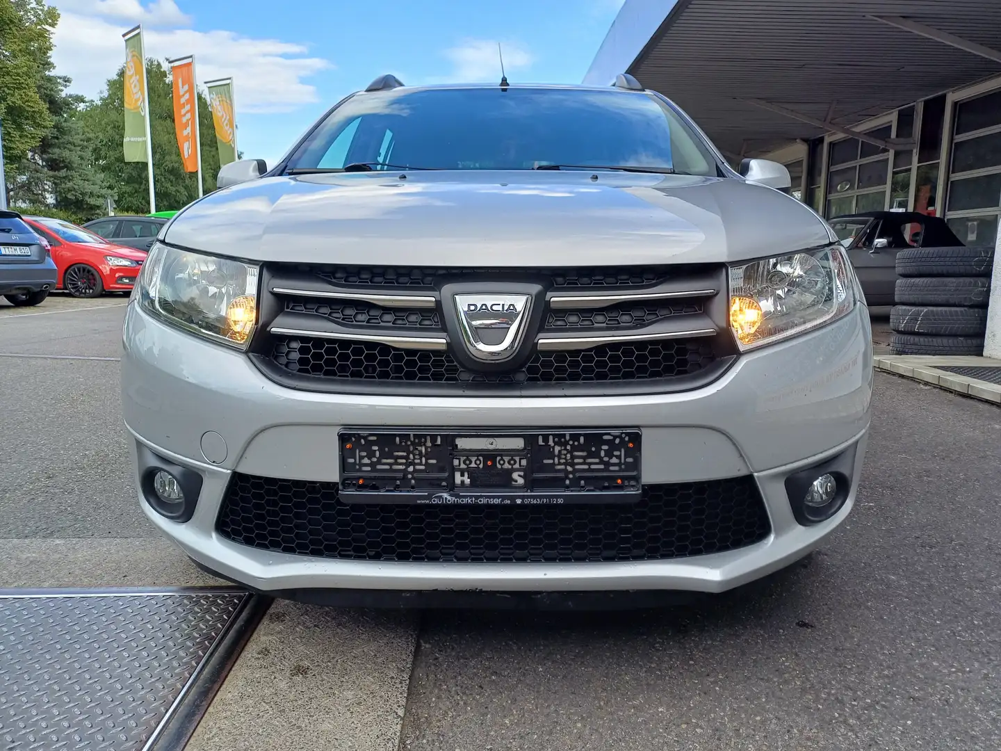Dacia Logan Laureate Silber - 2
