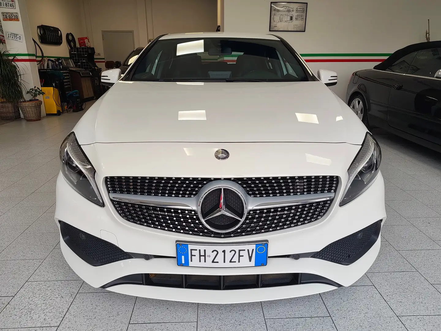 Mercedes-Benz A 180 PREMIUM AMG *NEOPATENTATI* Blanc - 2