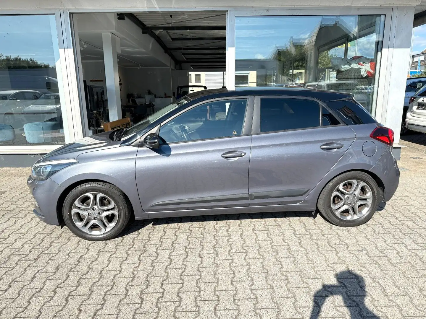 Hyundai i20 Style *2. HD*SITZH*KAMERA*NAVI*SCHECKHEFT* Gris - 2