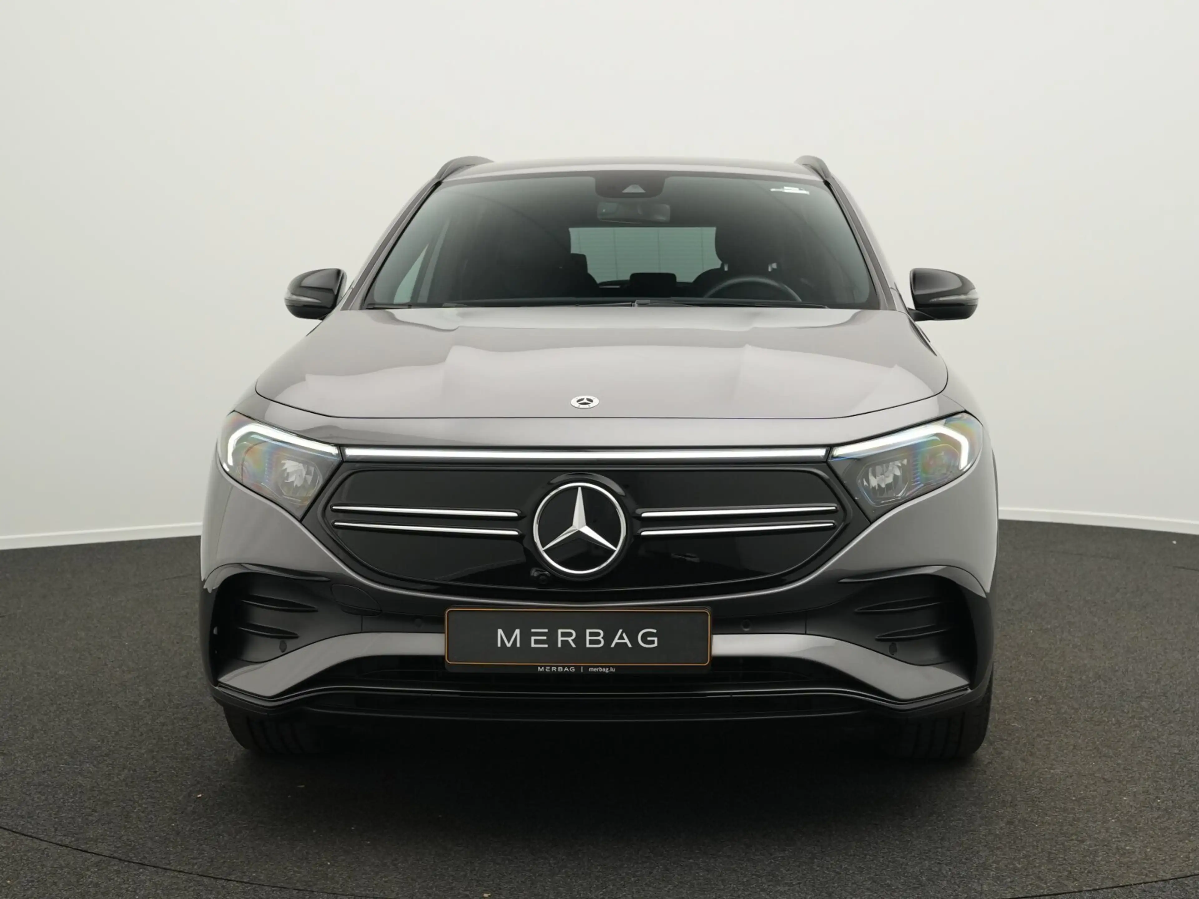 Mercedes-Benz EQA 300 EQA 300 4M AMG-Line LED+Kamera+Night+18" AMG Line — photo 2