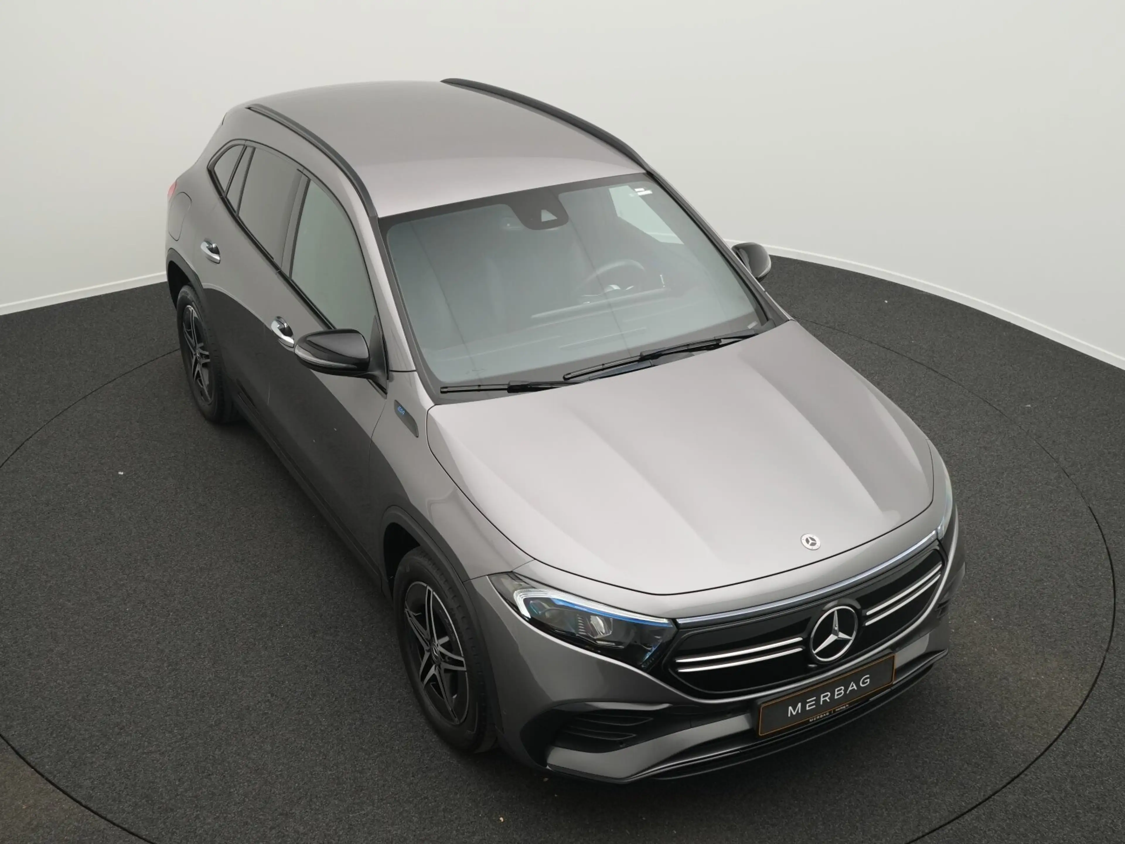 Mercedes-Benz EQA 300 EQA 300 4M AMG-Line LED+Kamera+Night+18" AMG Line — photo 10