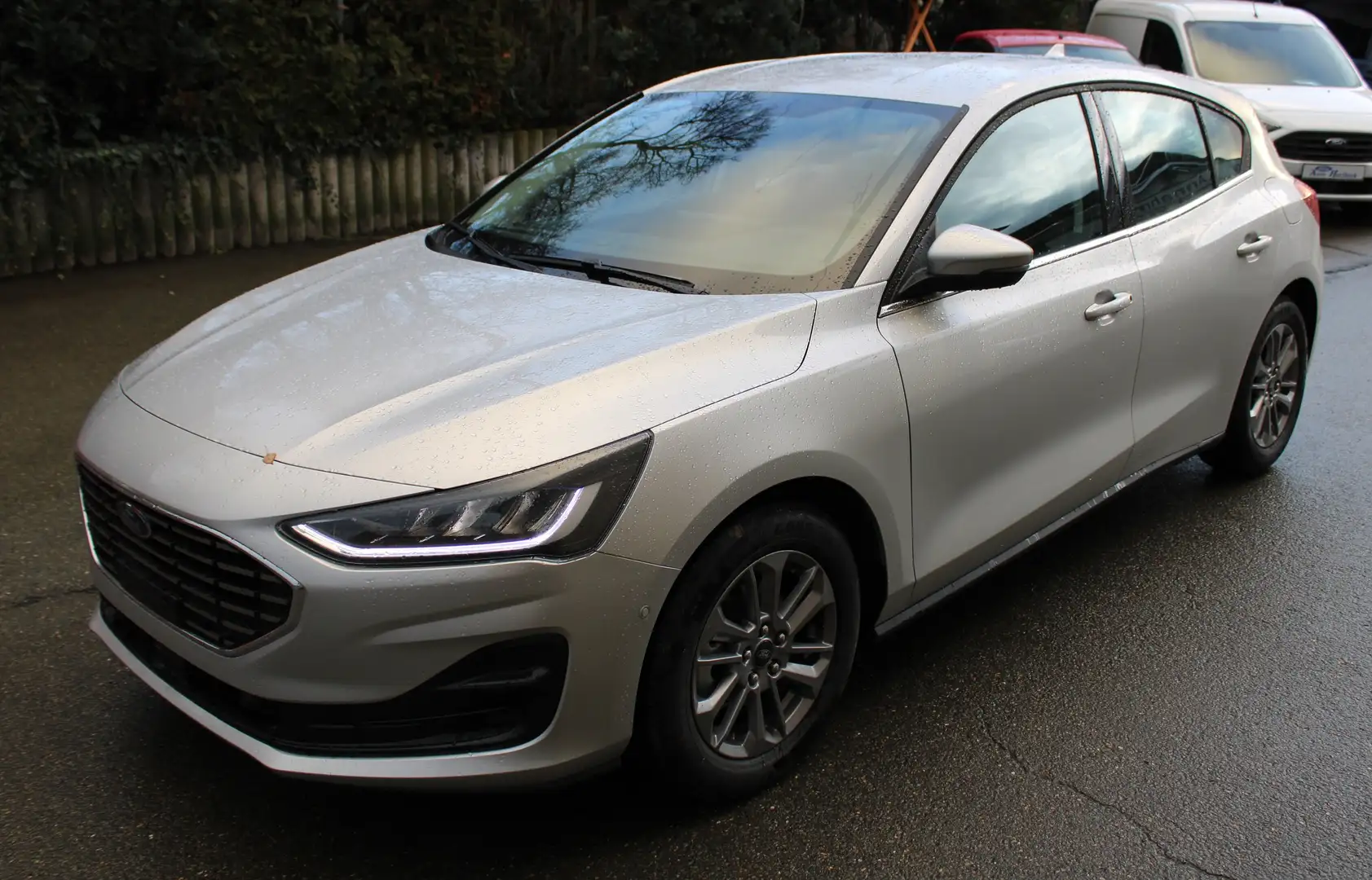 Ford Focus Titanium/Navi/Winter-Paket/Park-Paket/5-türig Silber - 1