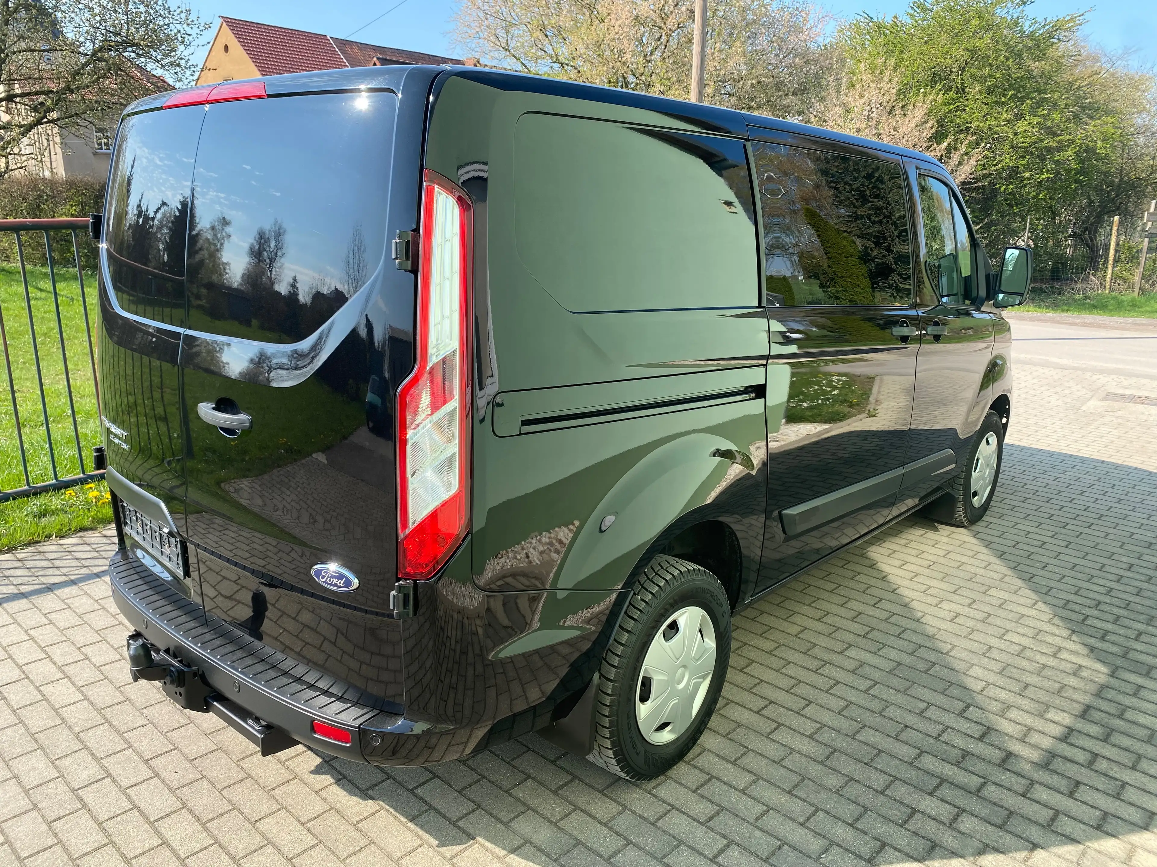 Ford Tourneo Custom 300 Mixto*1.Hand*Navi*Scheckheft*AHK*Kamera*MwSt. ausweisbar*TOP!** — photo 4