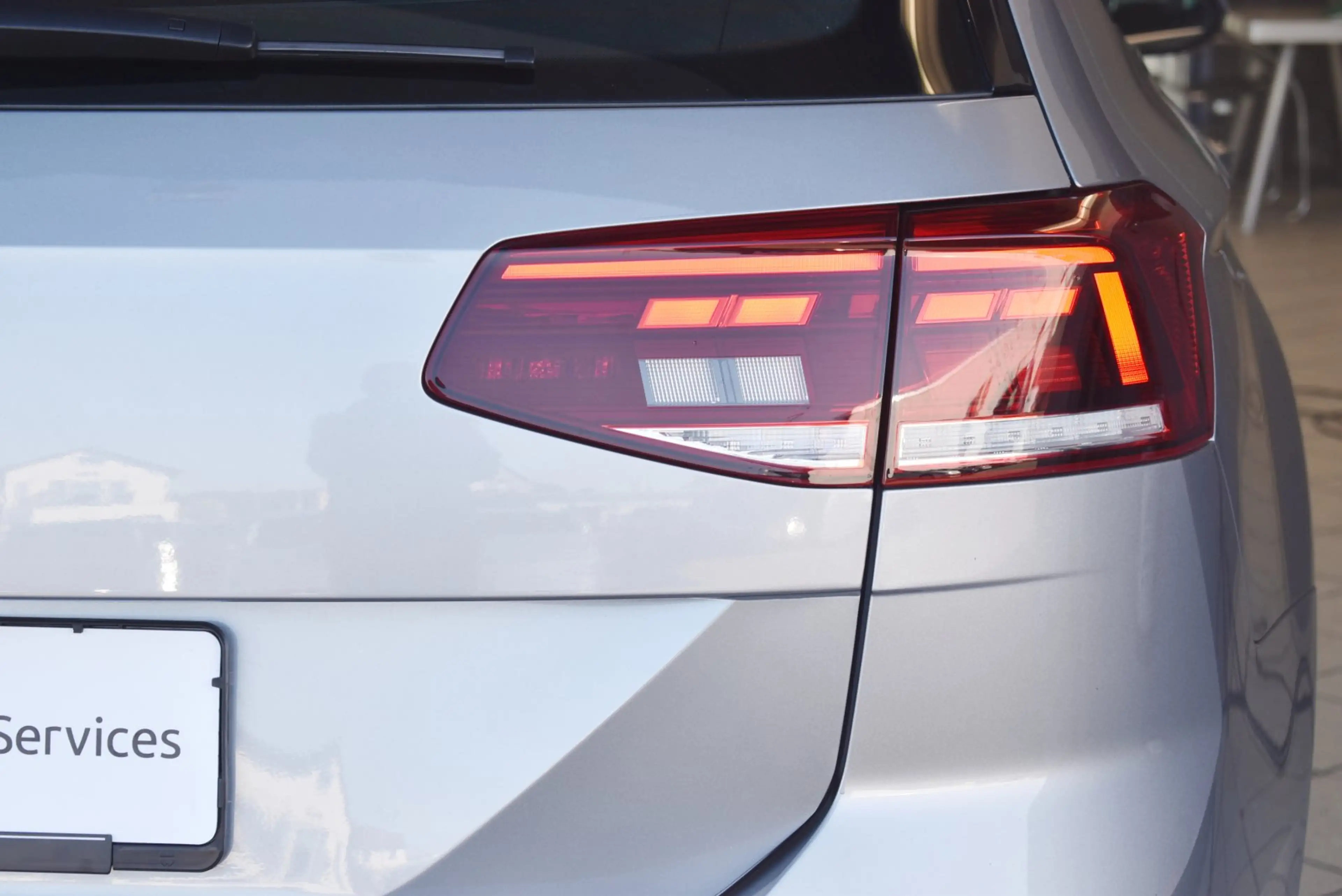 Volkswagen Passat Variant 2.0 TDI Business DSG*AHK*LED — photo 8