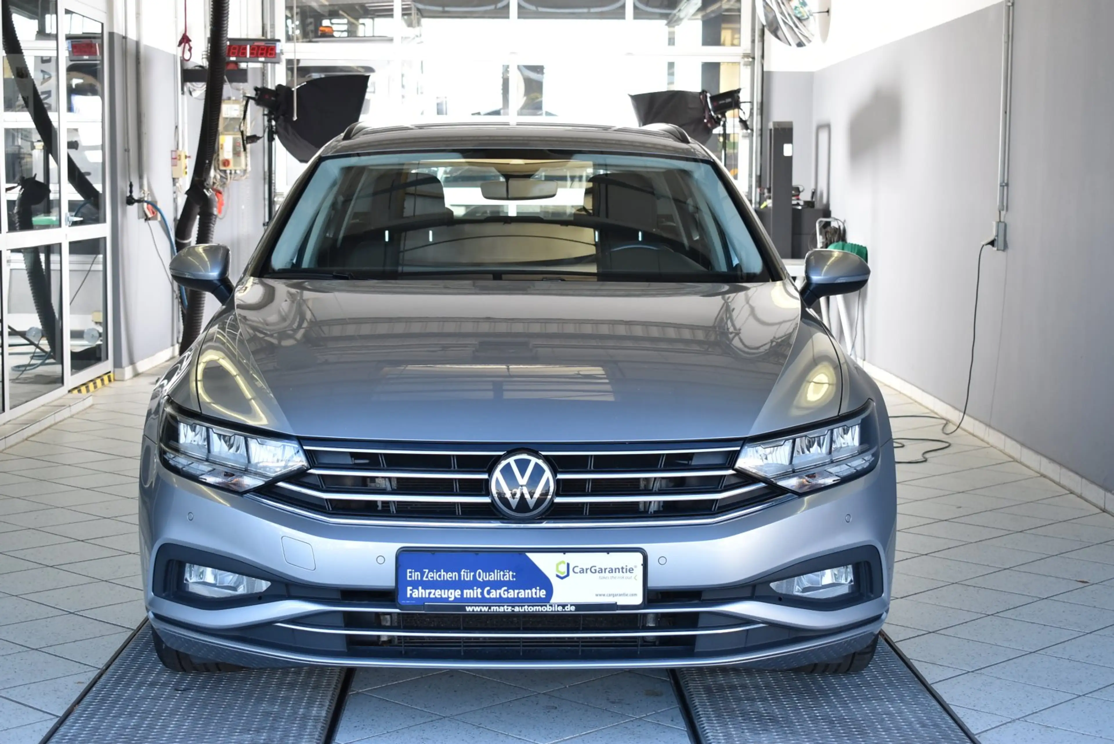 Volkswagen Passat Variant 2.0 TDI Business DSG*AHK*LED — photo 2