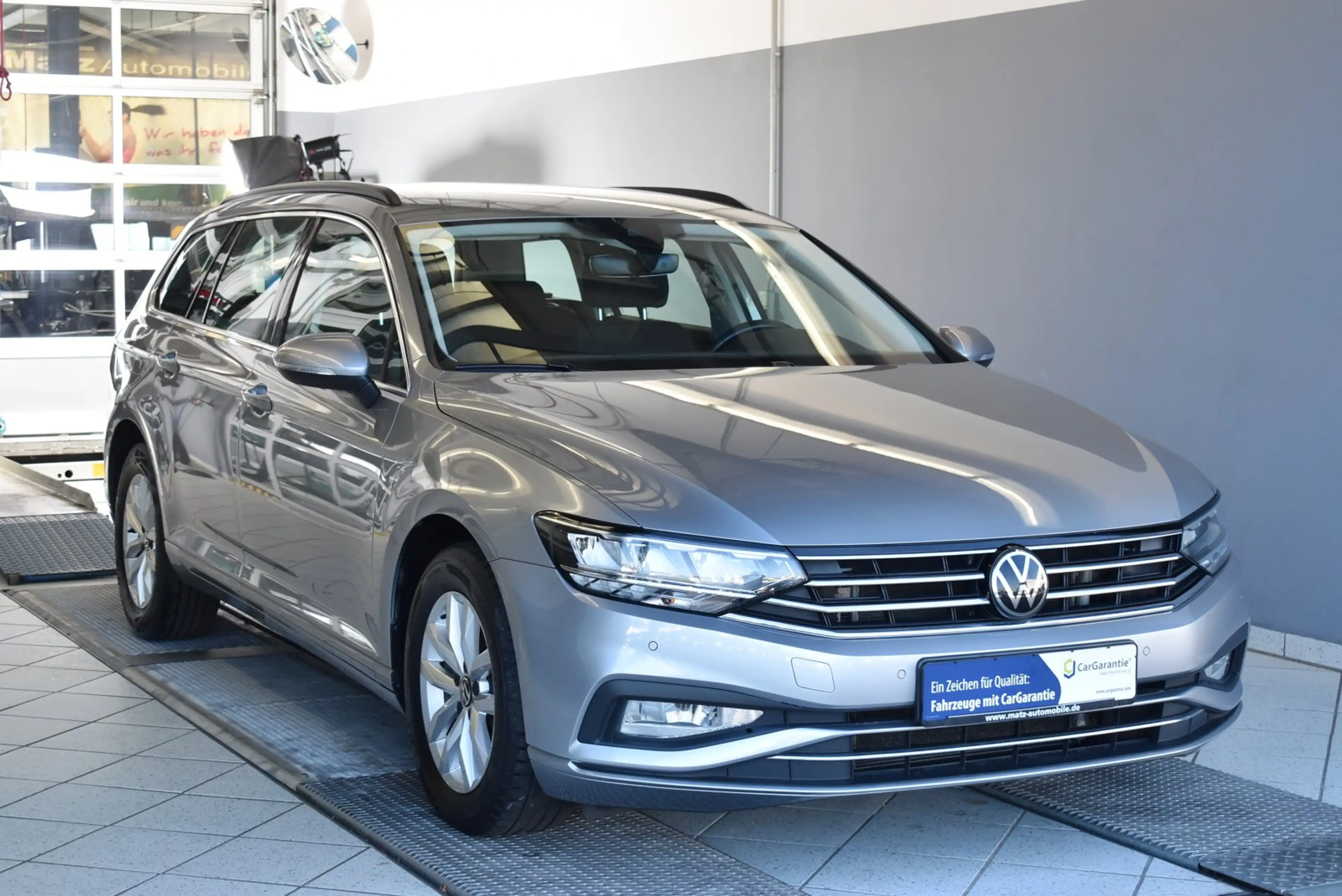 Volkswagen Passat Variant 2.0 TDI Business DSG*AHK*LED — photo 3