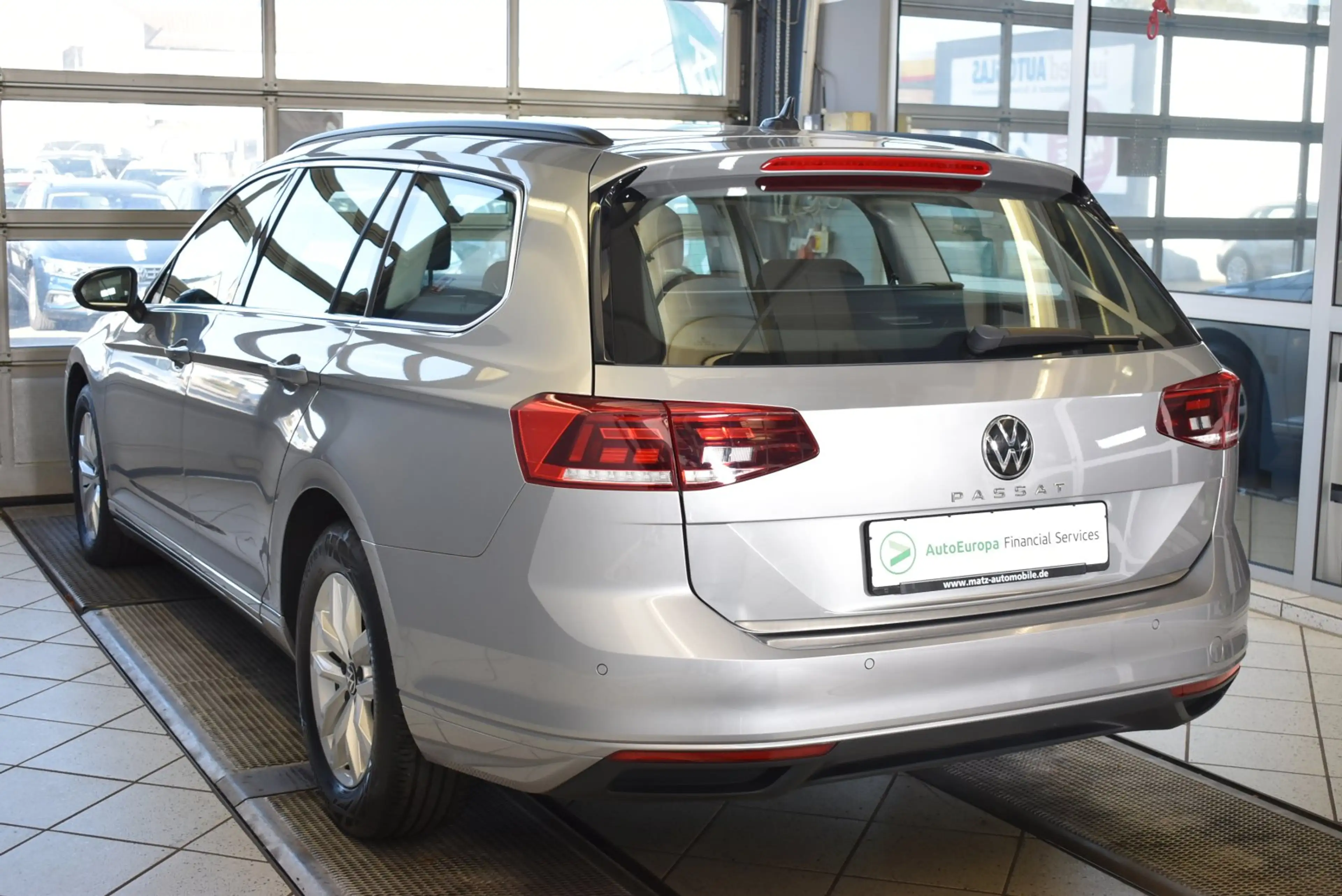 Volkswagen Passat Variant 2.0 TDI Business DSG*AHK*LED — photo 4