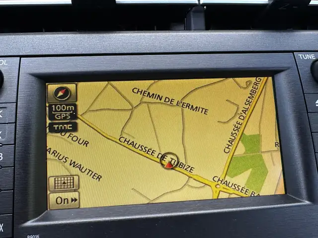 Toyota Prius view 8