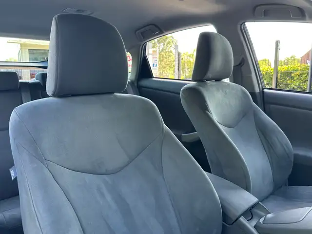 Toyota Prius view 15
