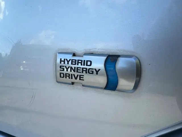 Toyota Prius view 5