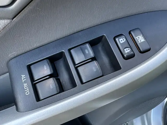 Toyota Prius view 12