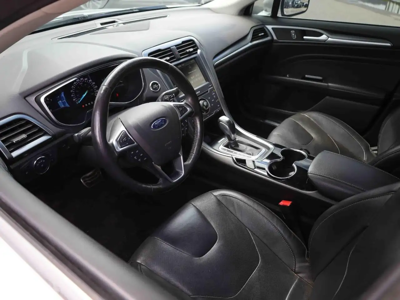 Ford Fusion снимка Ford Fusion