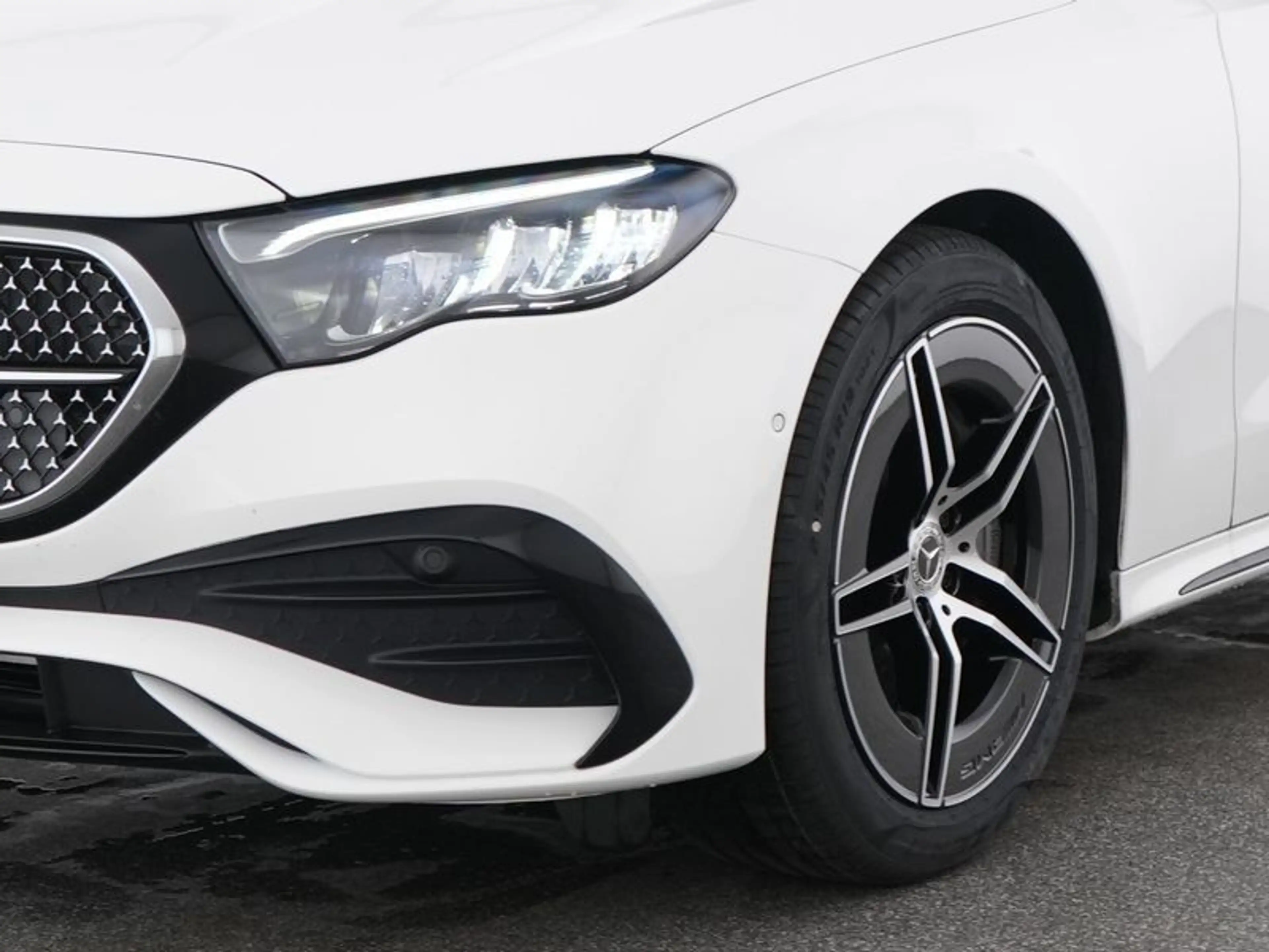 Mercedes-Benz E 220 d AMG Night-Paket Panorama DISTRONIC Totw — photo 6