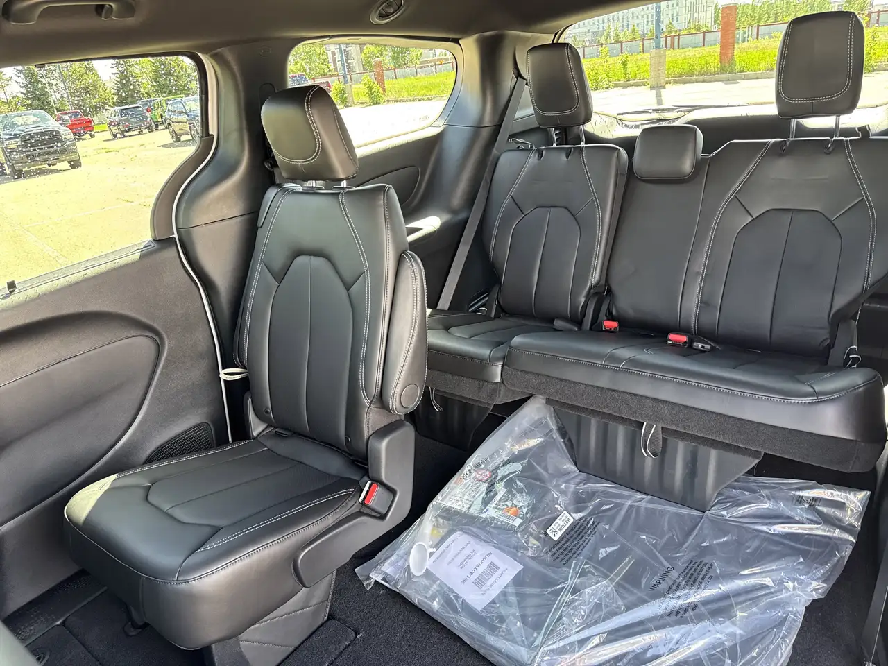 Chrysler Grand Caravan снимка Chrysler Grand Caravan