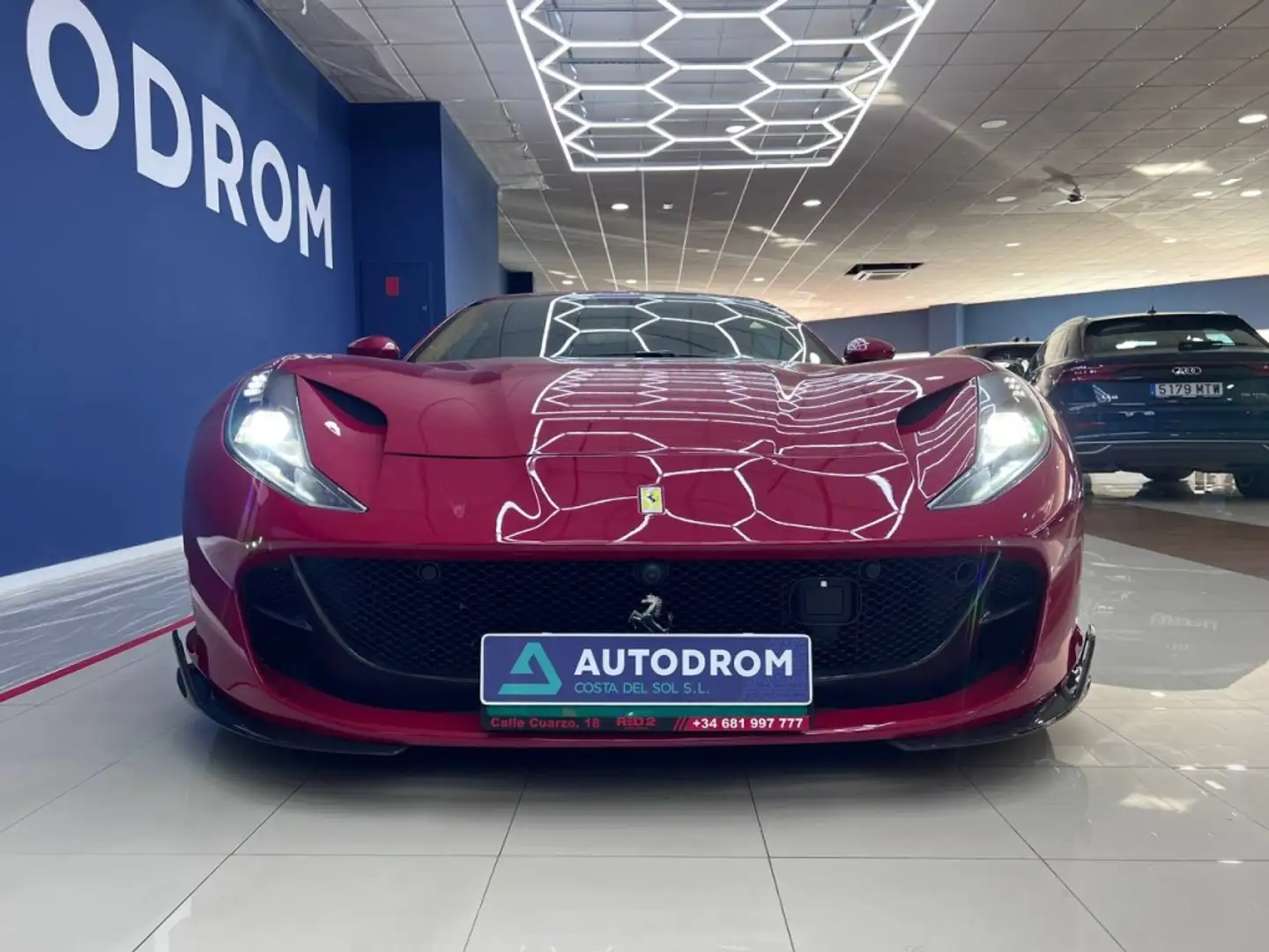 Ferrari 812 Superfast Rojo - 2