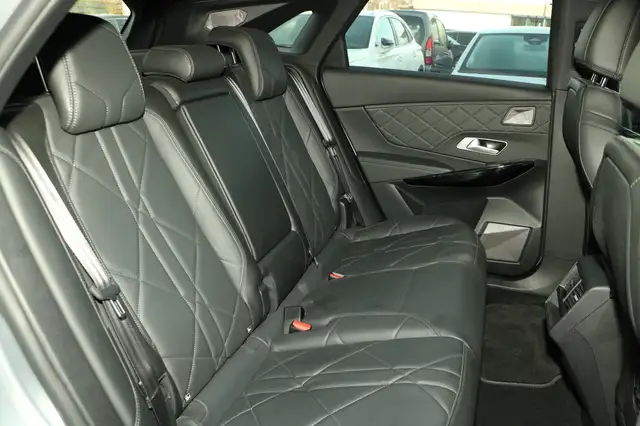 DS Automobiles DS 7 Crossback view 8