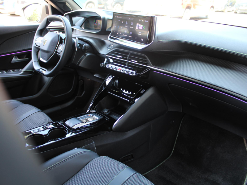 Peugeot 2008 SUV GT 145pk Hybrid | Achteruitrijcamera | Keyless — photo 11