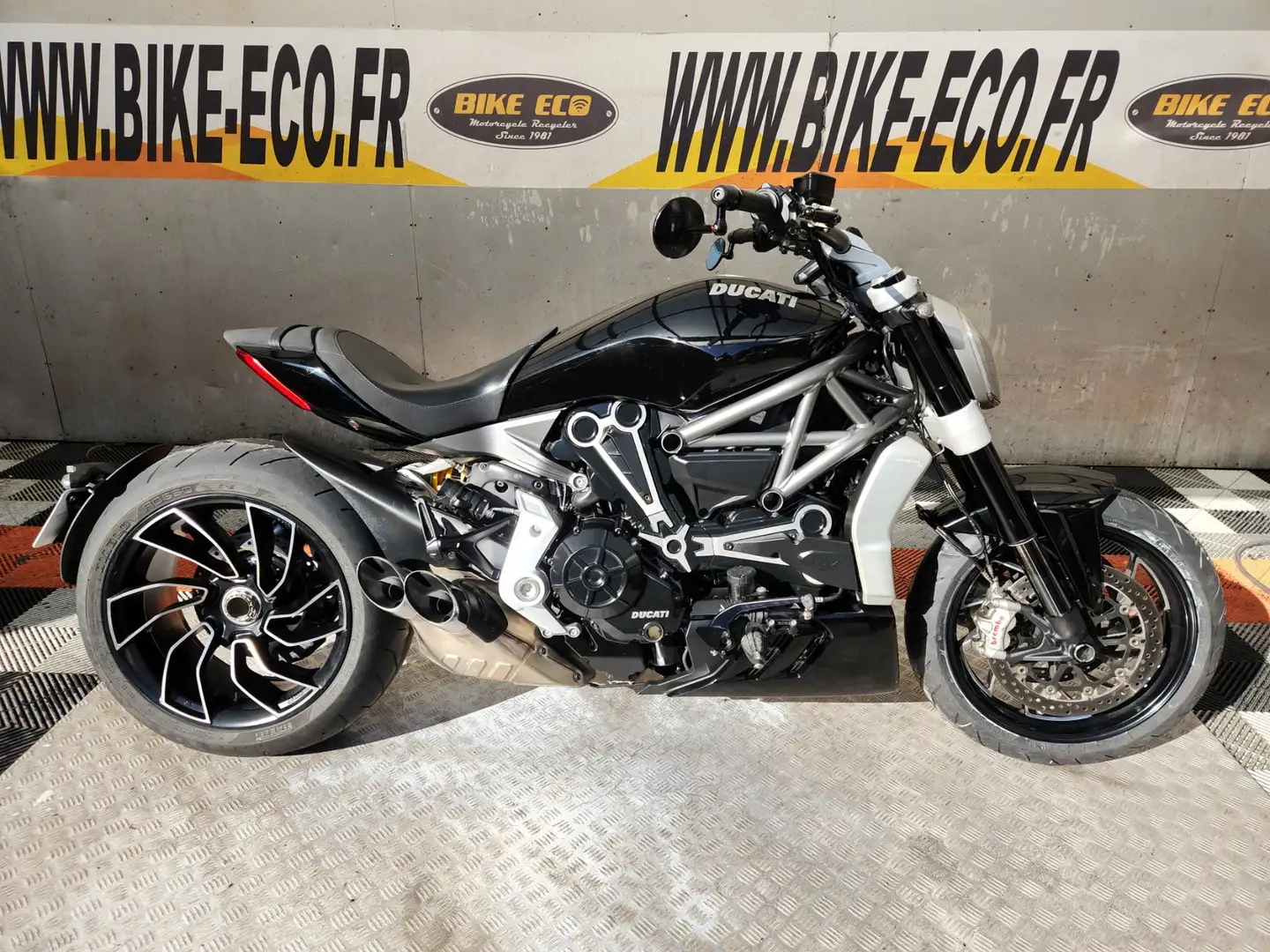 Ducati XDiavel Siyah - 1