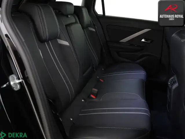 Opel Astra view 11
