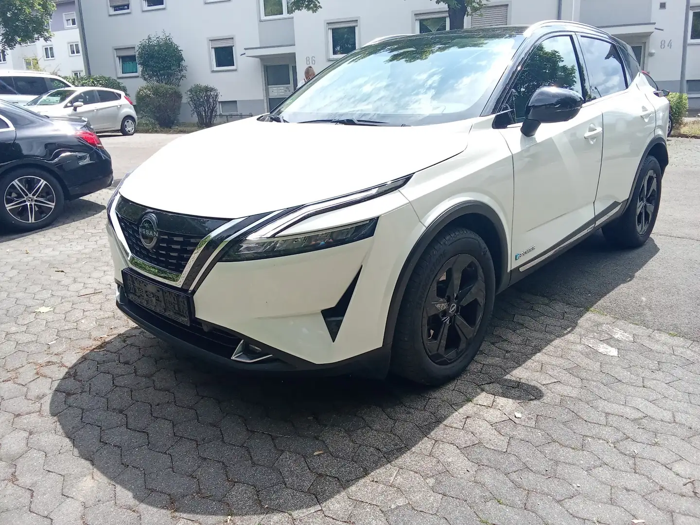 Nissan Qashqai 1.5 VC-T e-Power Black Edition Weiß - 1