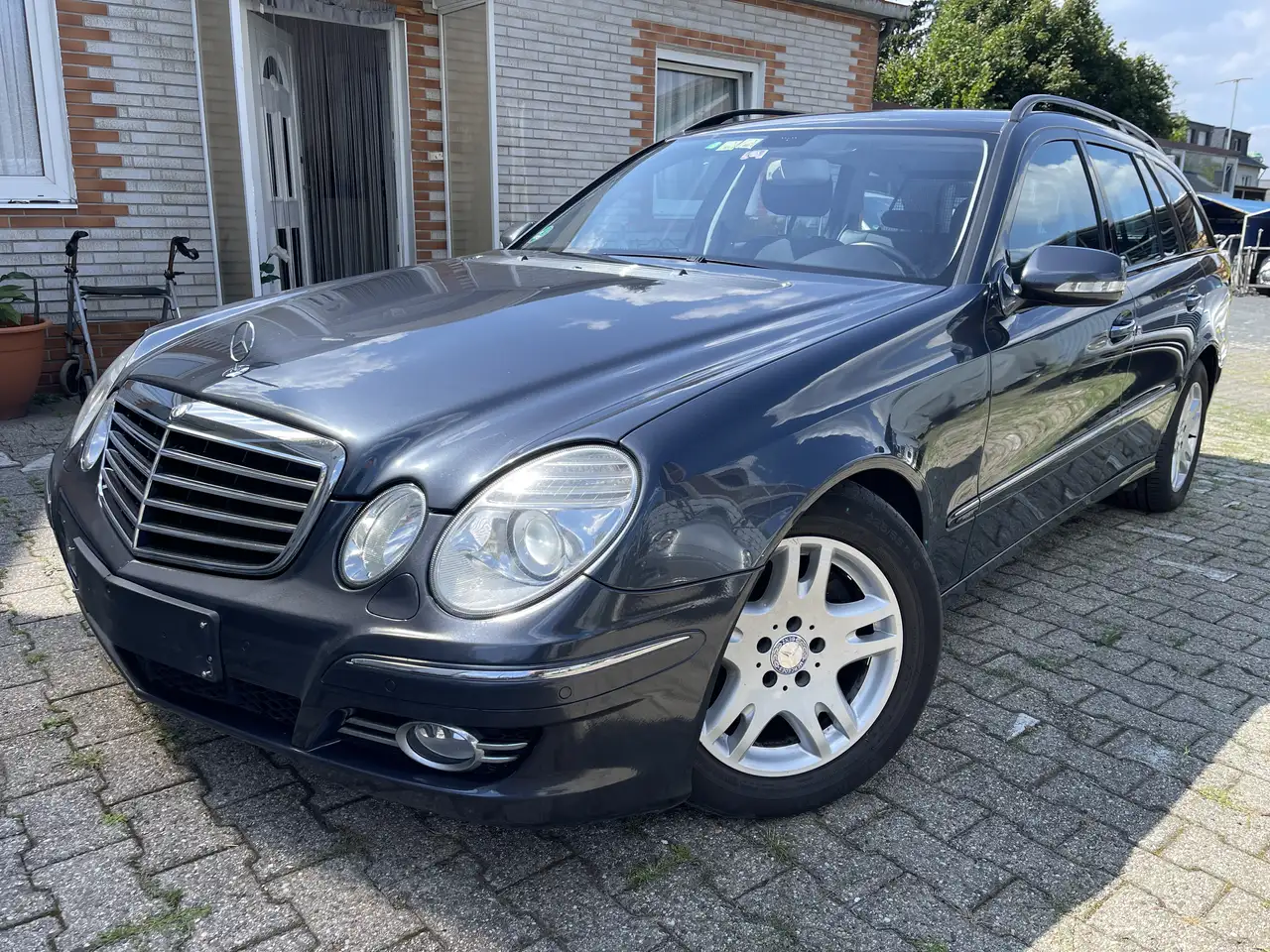 Mercedes-Benz E 320