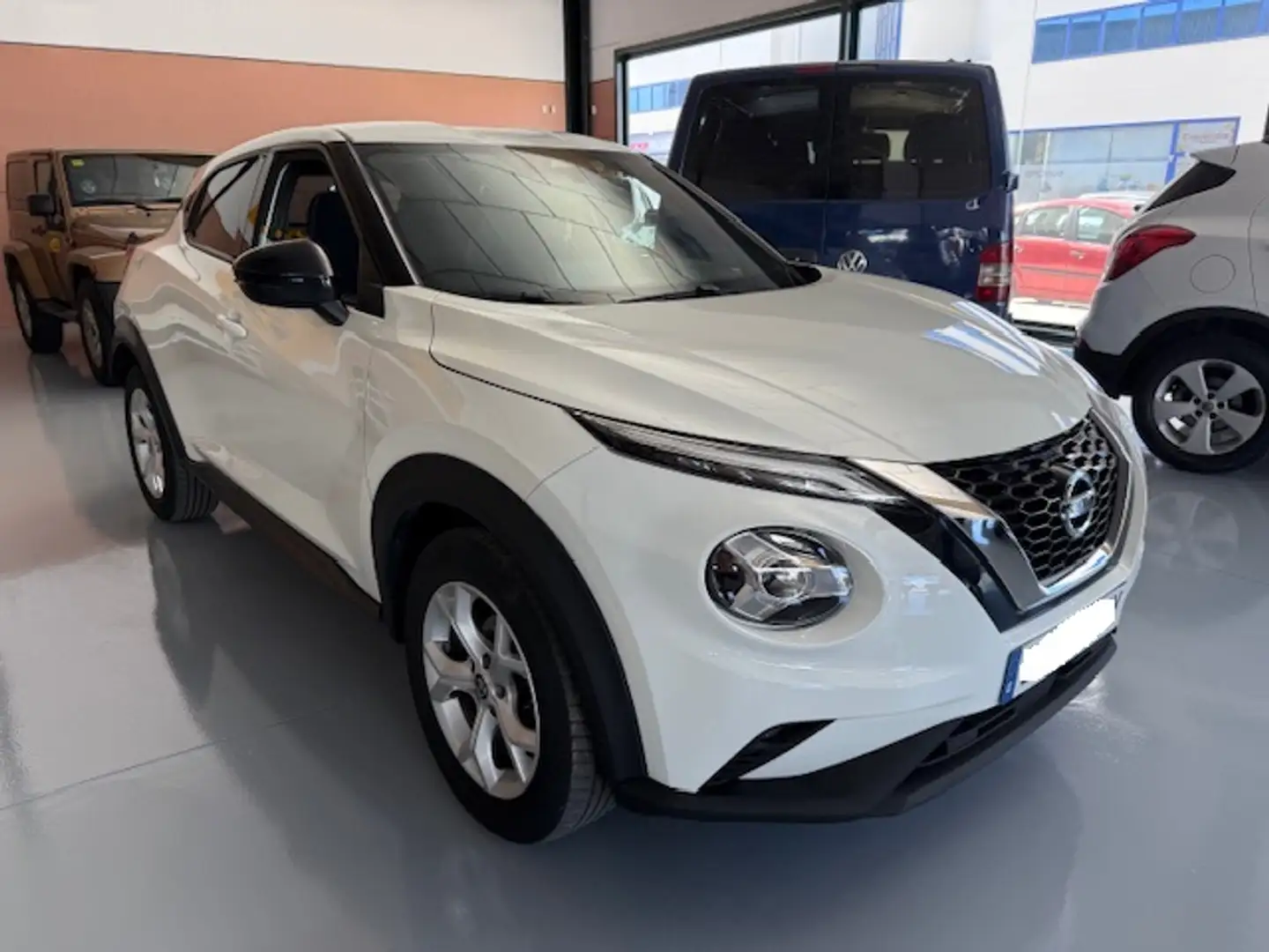 Nissan Juke 1.0 DIG-T N-Connecta 4x2 DCT 7 117 Blanco - 2