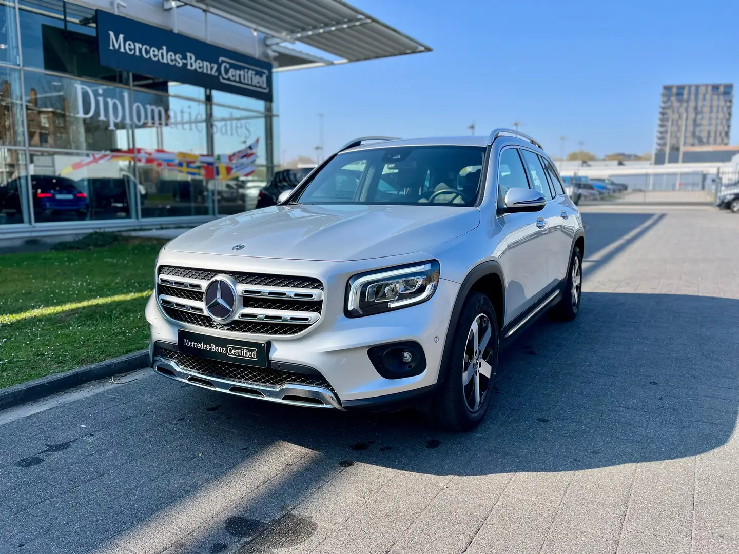 Mercedes-Benz GLB 200 Grijs - 1