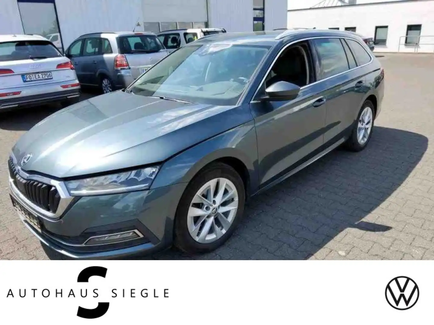 Skoda Octavia Combi 2.0 TDI First Edition DSG Navi ACC LED Head Grau - 1