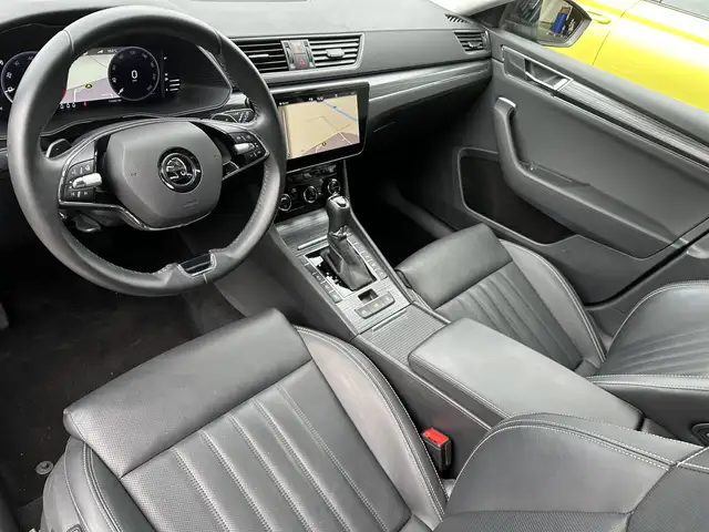 Skoda Superb view 10