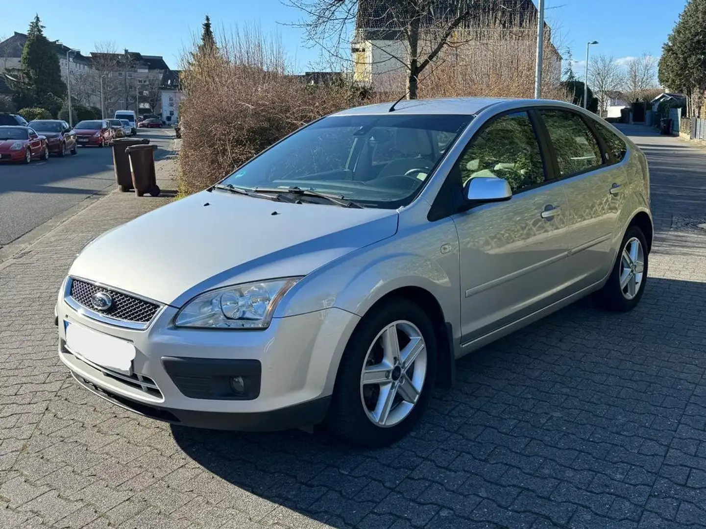 Ford Focus Focus 1.6 16V Ghia Silber - 1
