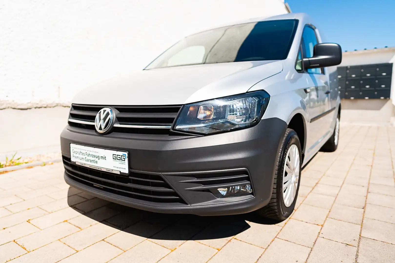 Volkswagen Caddy 2.0 TDI Kasten / Klima Navi Flexsitz AHK Silber - 1