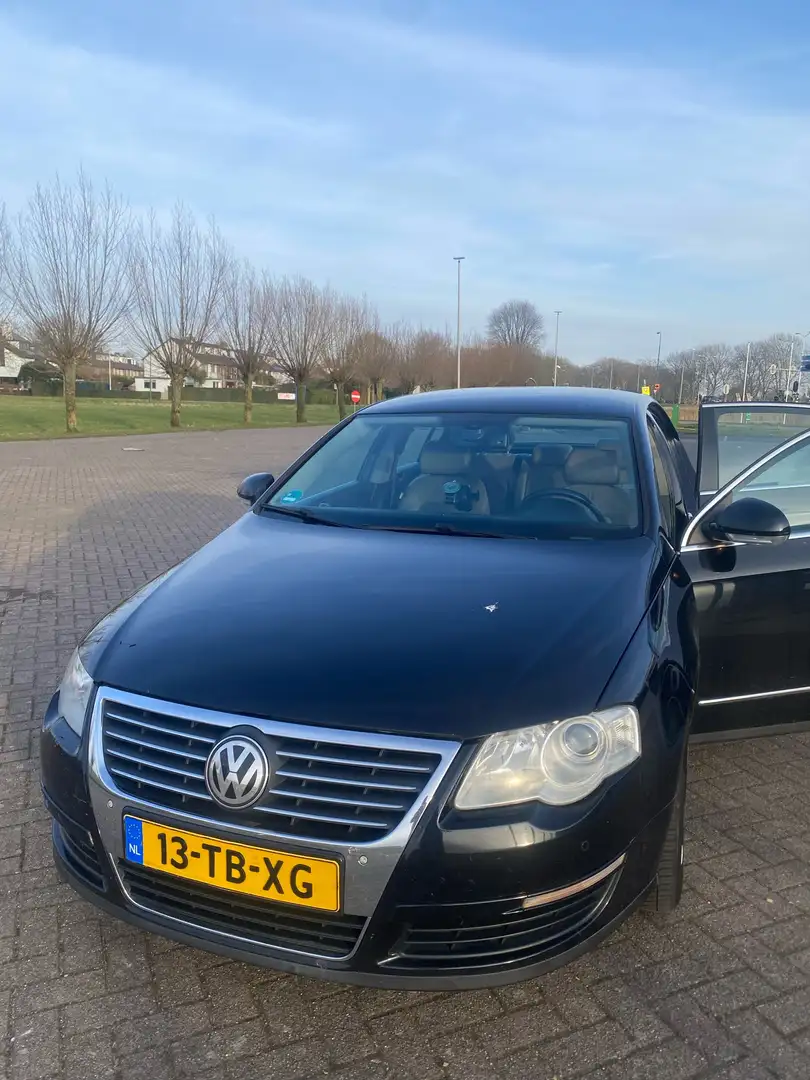 Volkswagen Passat 2.0 FSI Highline Zwart - 1