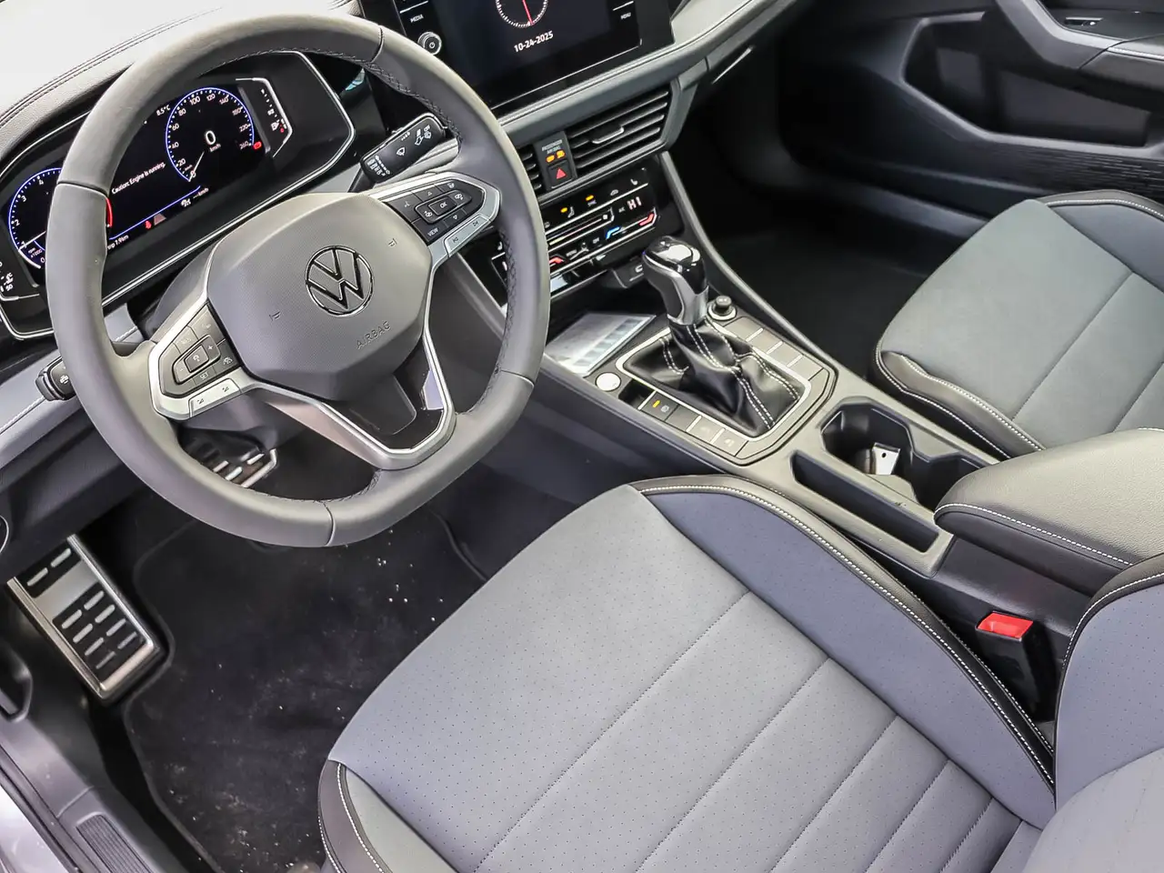 Volkswagen Jetta снимка Volkswagen Jetta