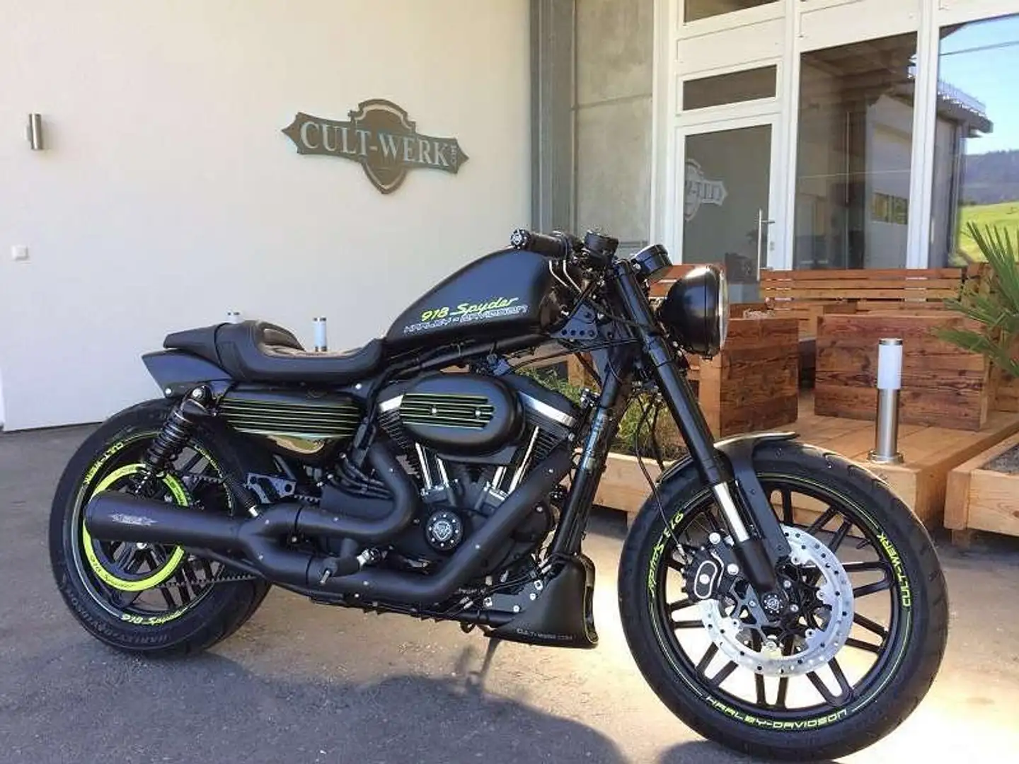 Harley-Davidson XL 1200 ROADSTER Чорний - 1