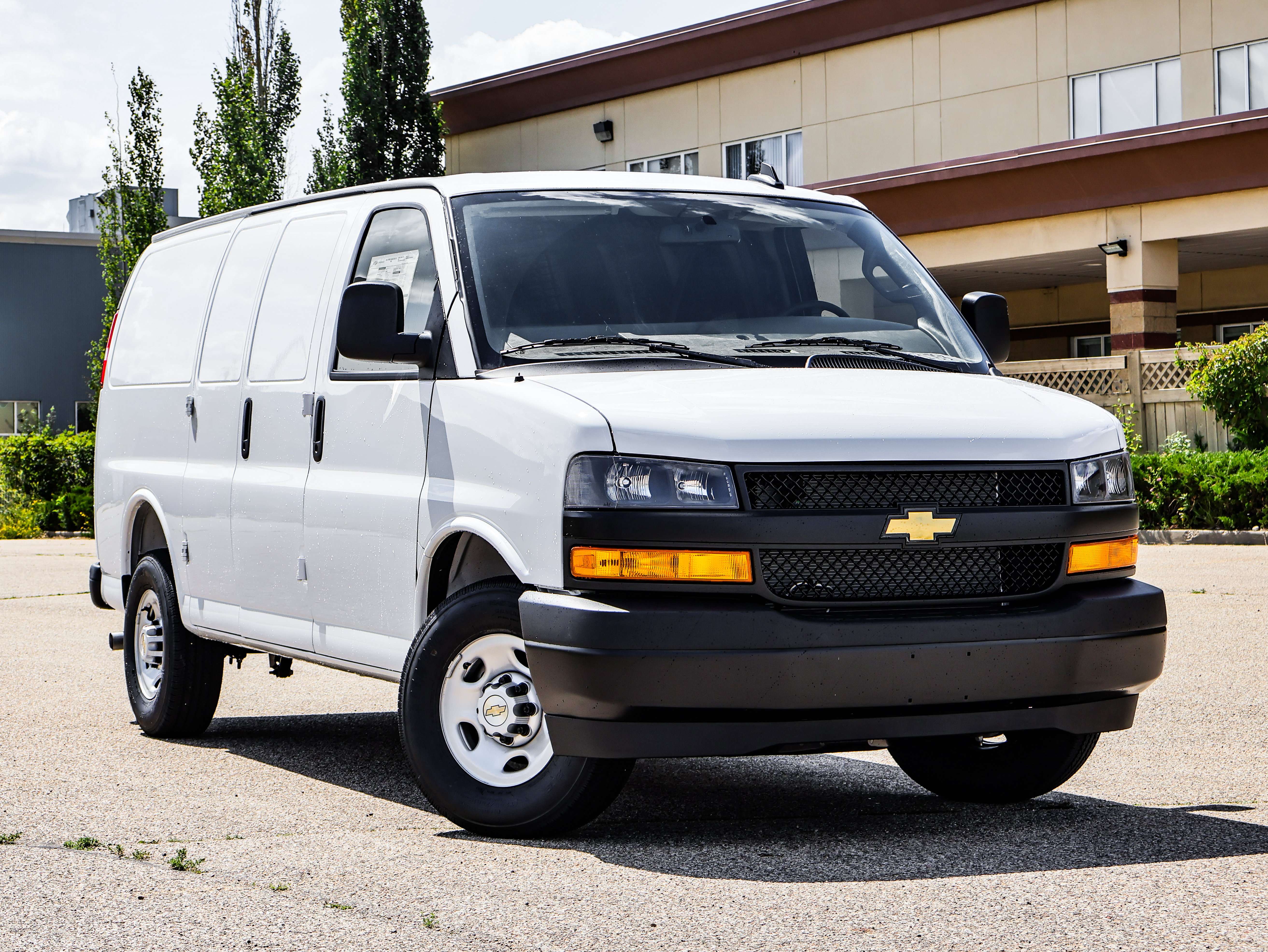 2025 Chevrolet Express 2500 Cargo Van