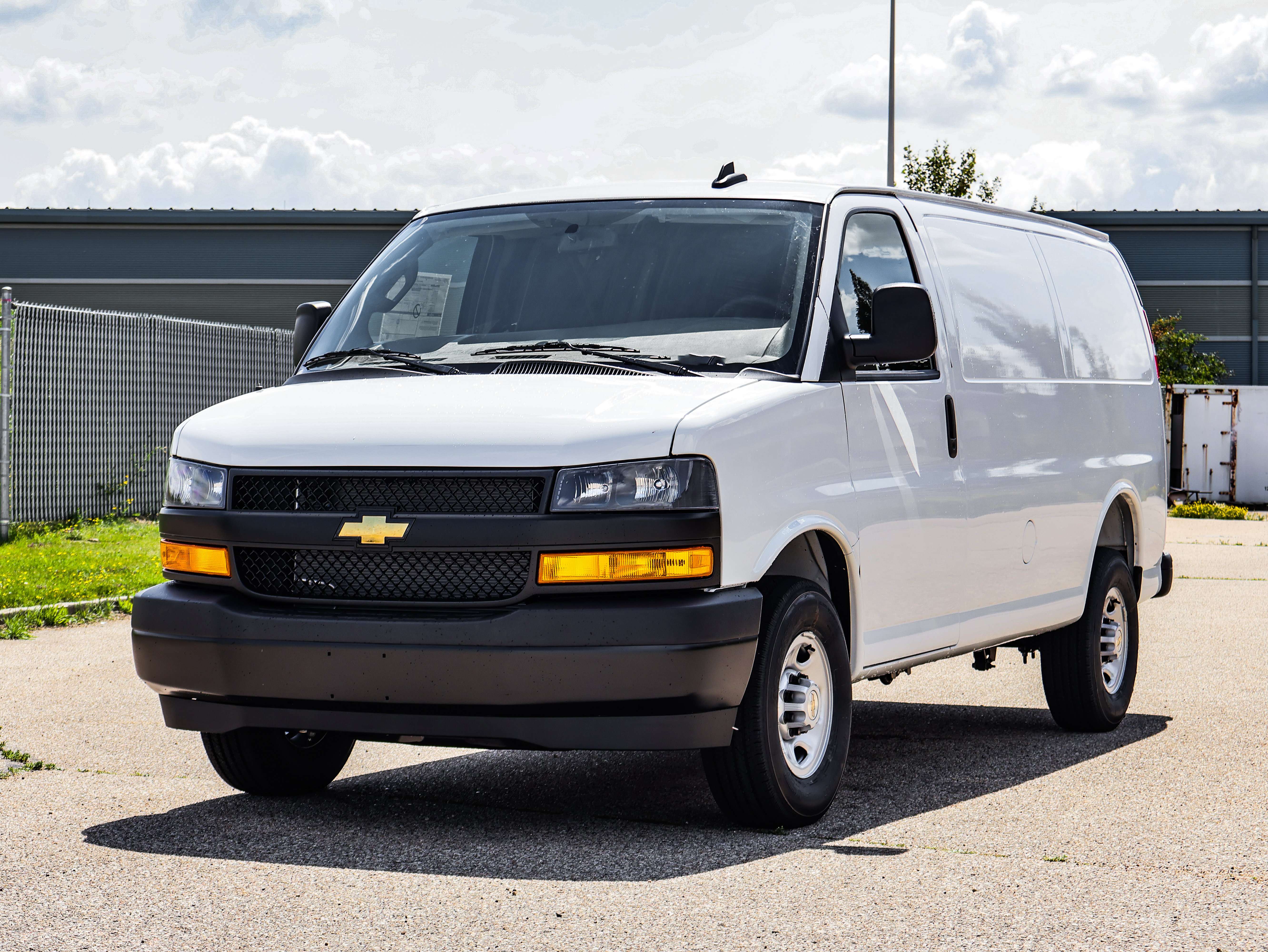 2025 Chevrolet Express 2500 Cargo Van