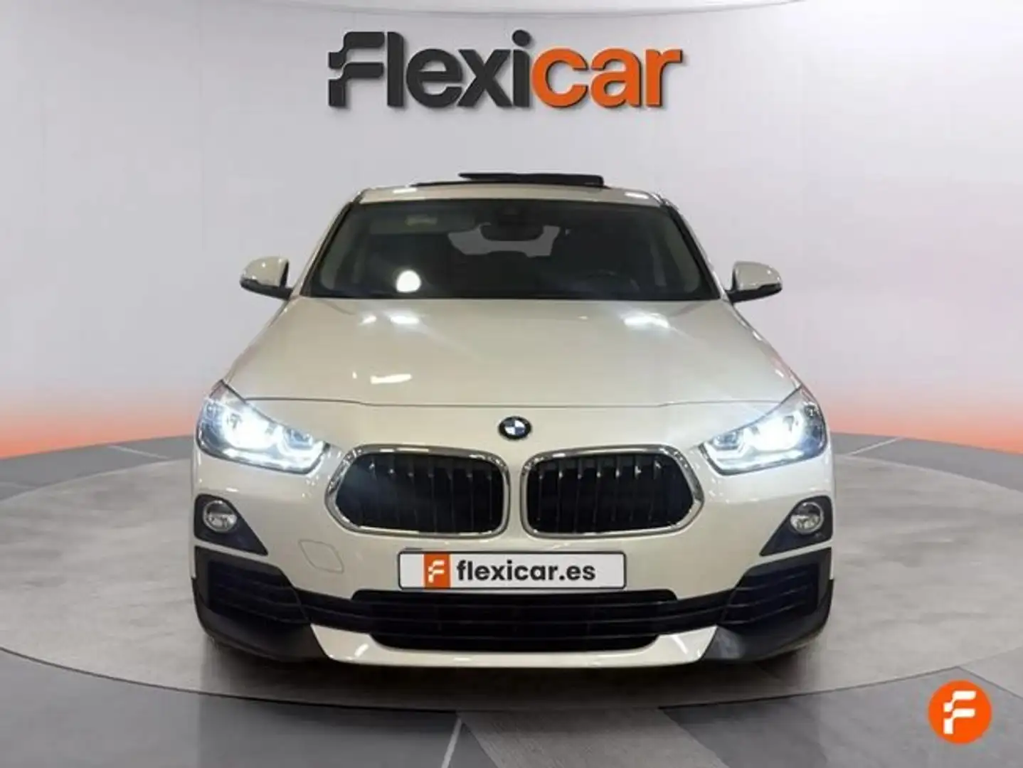 BMW X2 sDrive 18iA Blanco - 2