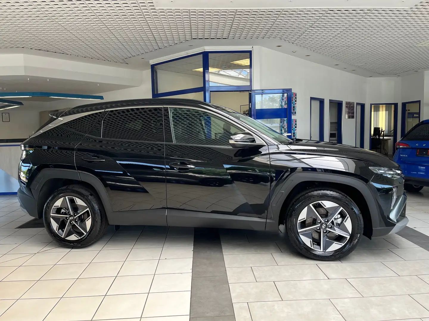 Hyundai TUCSON 1.6 T-GDI-DCT MHEV Trend, Matrix-LED,+++ Noir - 1