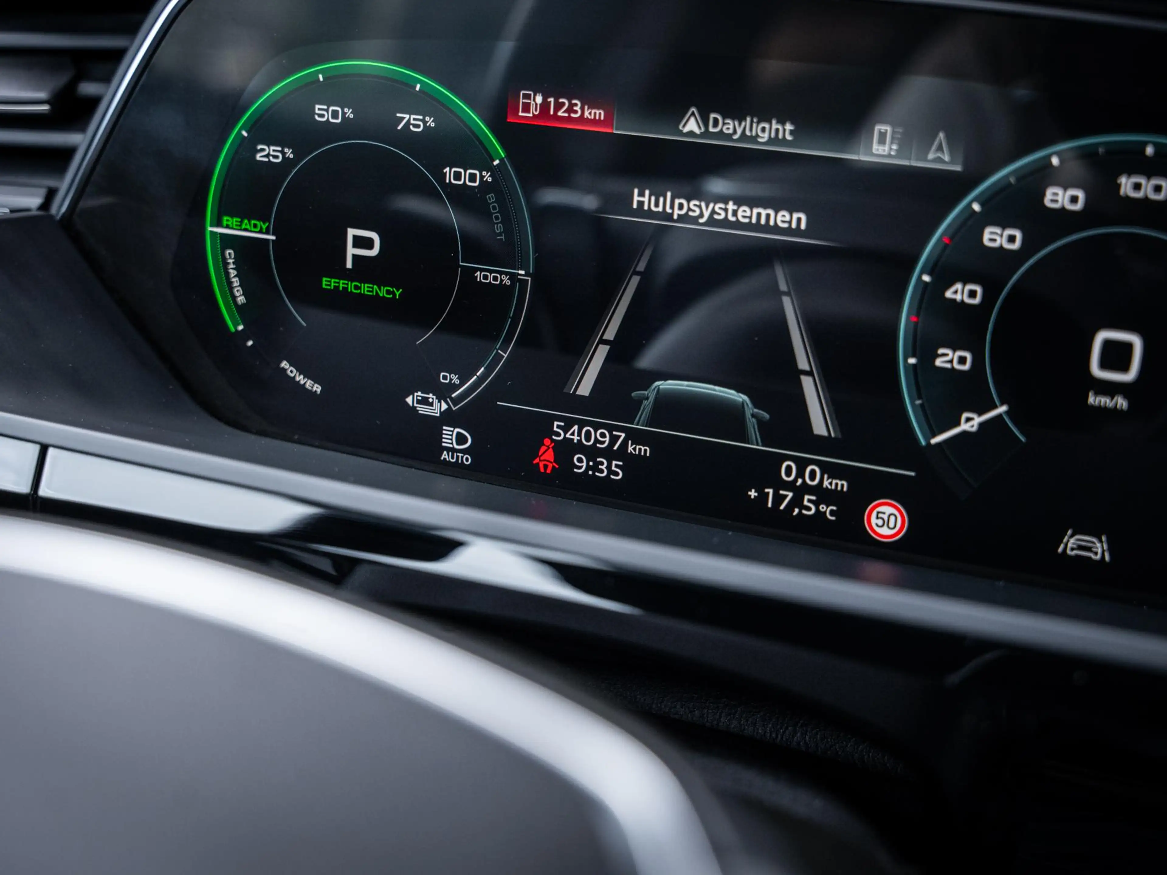 Audi SQ8 e-tron Sportback S quattro 115 kWh - Pano l Matrix l B&O — photo 14