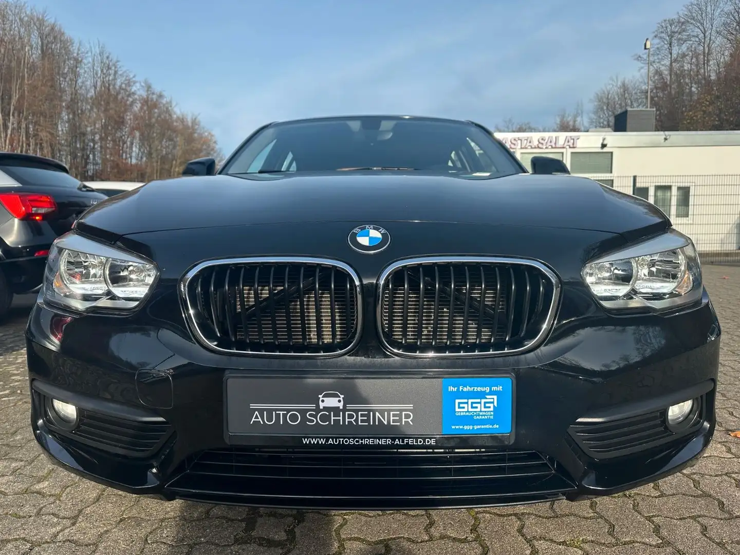BMW 116 i 1 Advantage PDC TEMPOMAT SHZ SCHIEBEDACH Schwarz - 2