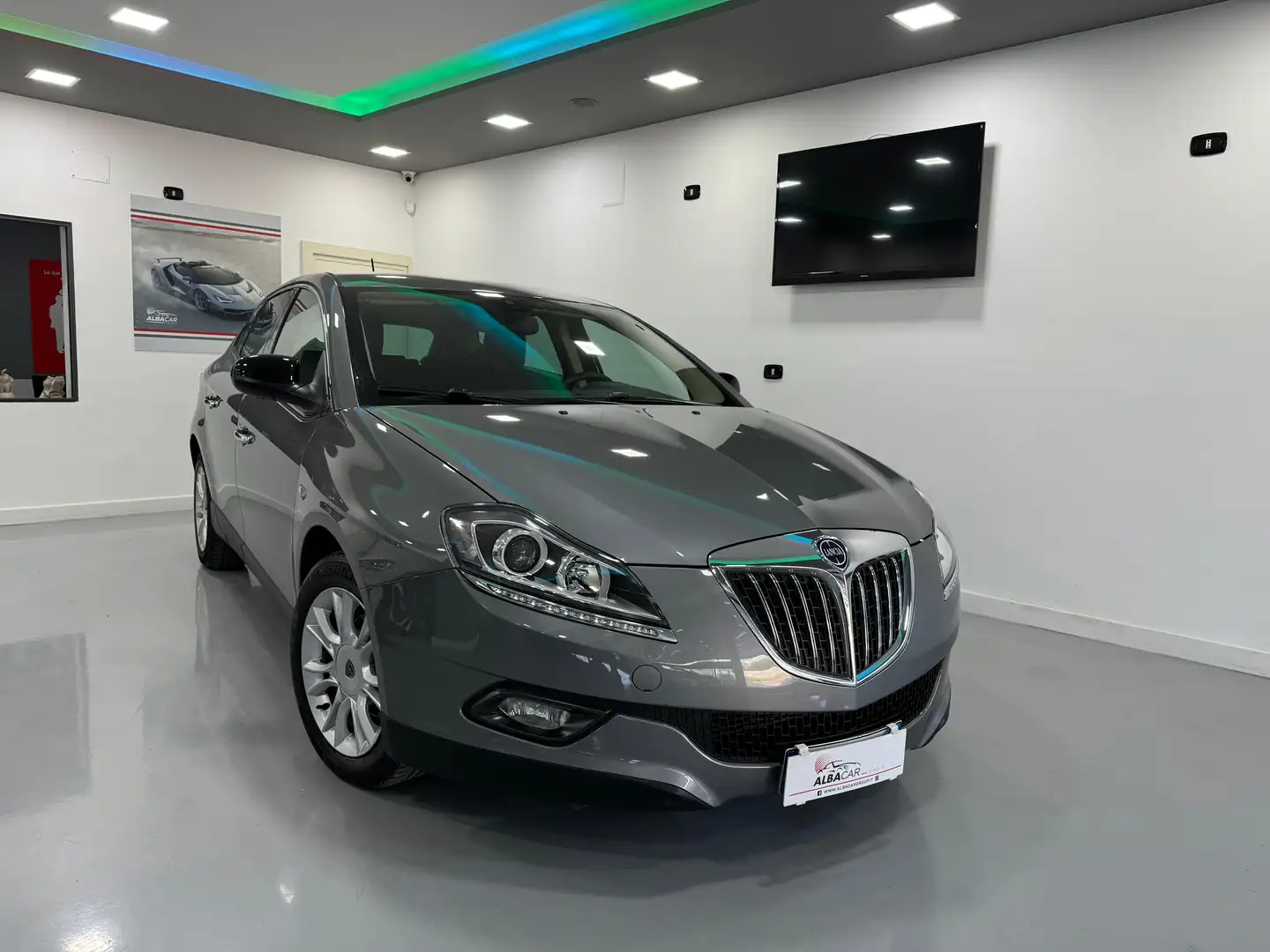 Lancia Delta 1.6 mjt Oro 120cv dpf Grigio - 1