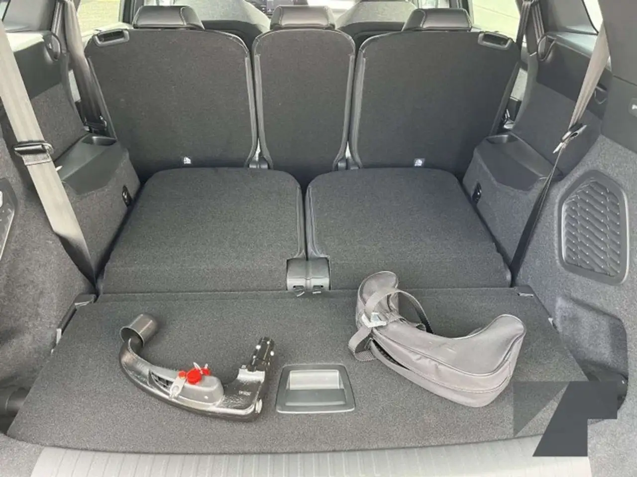 Peugeot 5008 Hybrid 136 GT 20