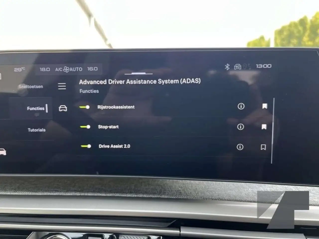 Peugeot 5008 Hybrid 136 GT 31