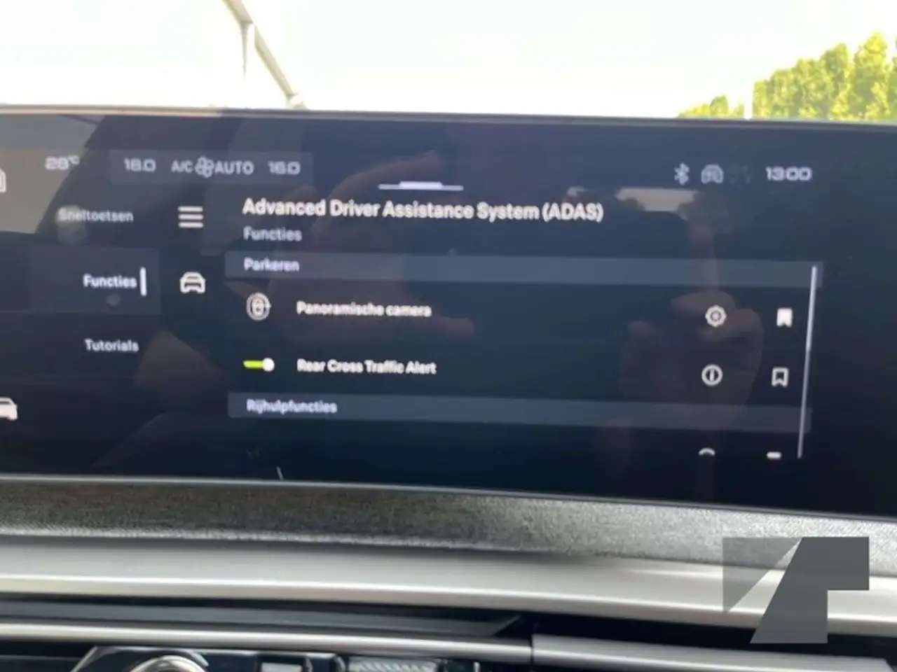 Peugeot 5008 Hybrid 136 GT 32