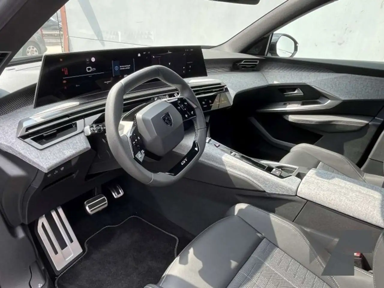 Peugeot 5008 Hybrid 136 GT 12