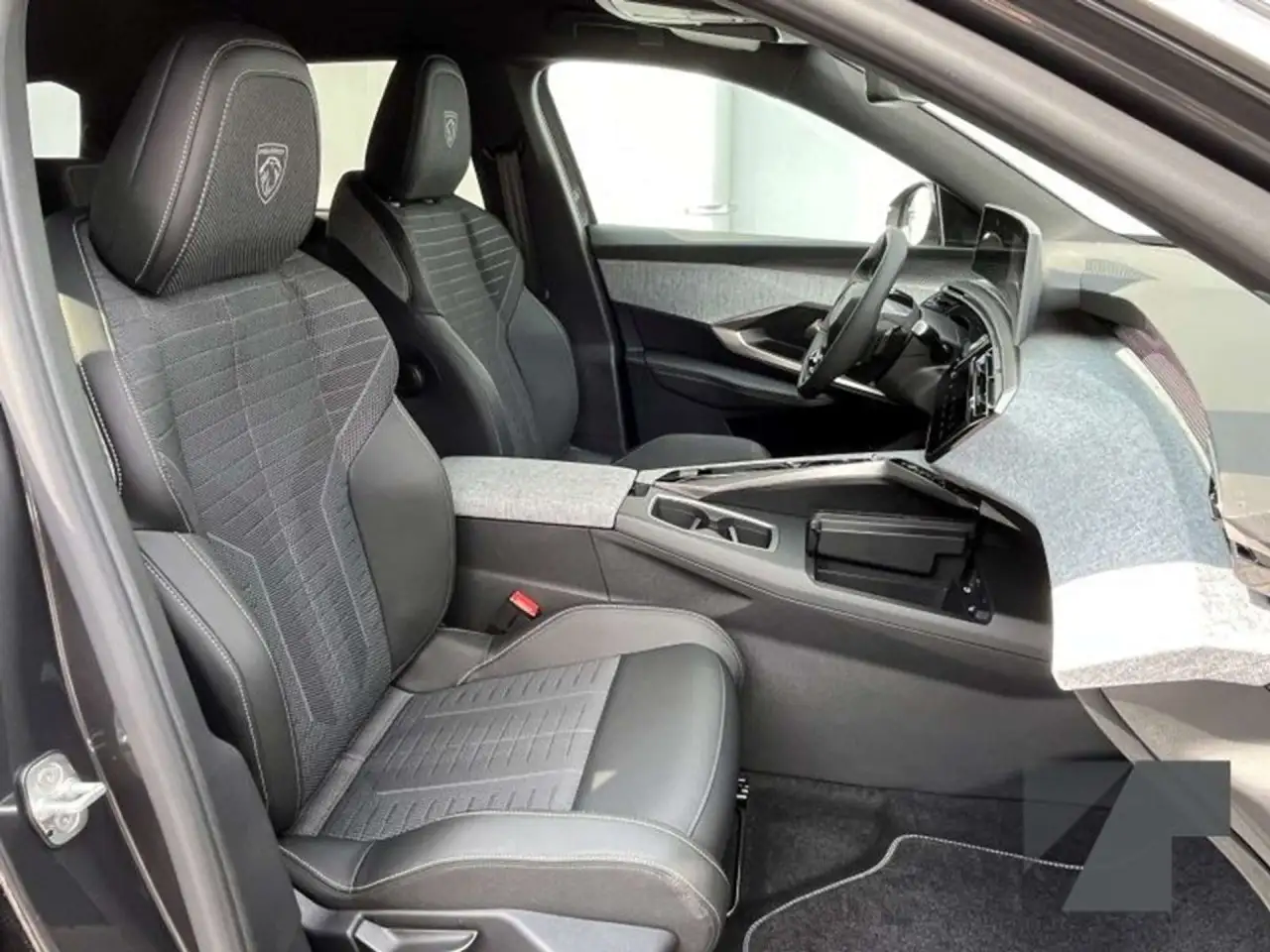 Peugeot 5008 Hybrid 136 GT 18