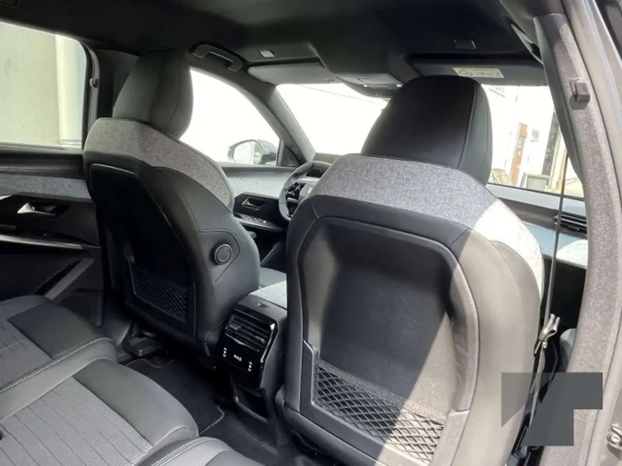 Peugeot 5008 Hybrid 136 GT 17